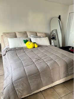 KING SIZE BED AND MATTRESS- LIKE NEW!!!