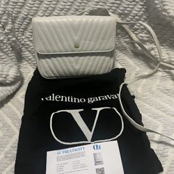 Authentic Valentino Garavani White Quilted Shoulder Bag (Model LDHH7586)