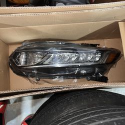 Honda Accord Headlight 2018-2020 Thumbnail
