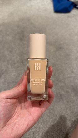 Hera skin glow foundation 21N1 vanilla
