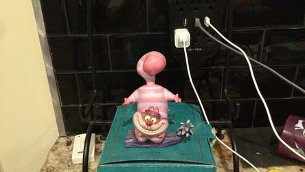 WALT DISNEY CLASSIC COLLECTION.  Cheshire Cat Disney Figurine Statue