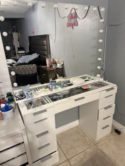 Bluetooth Vanity Mirror And Desk 