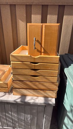Kitchen pullout/drawers