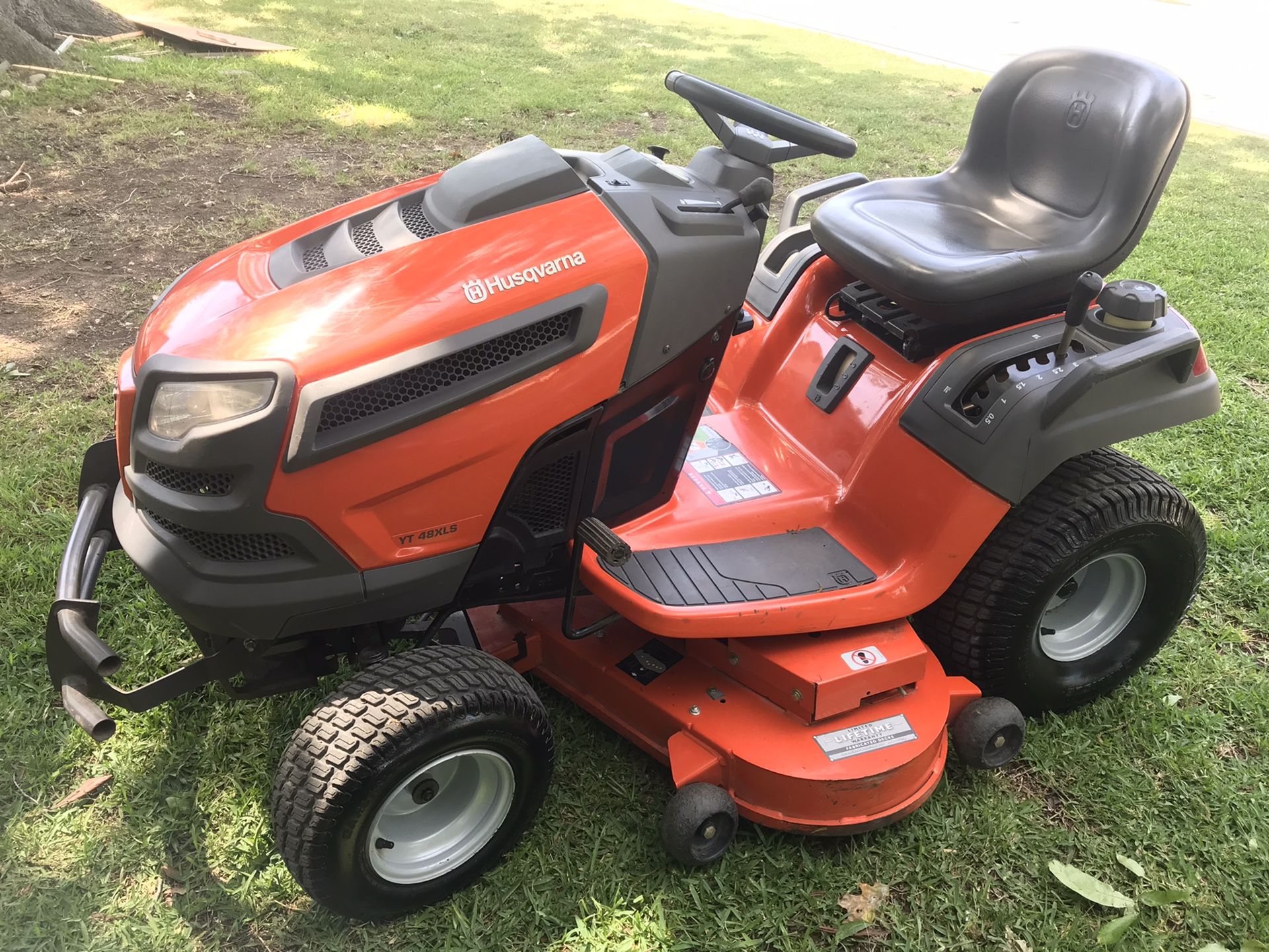 Husqvarna 48” Riding Lawn mower lawn tractor 26hp