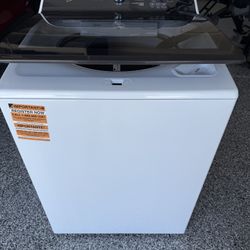 NEW Whirlpool Washer/Dryer