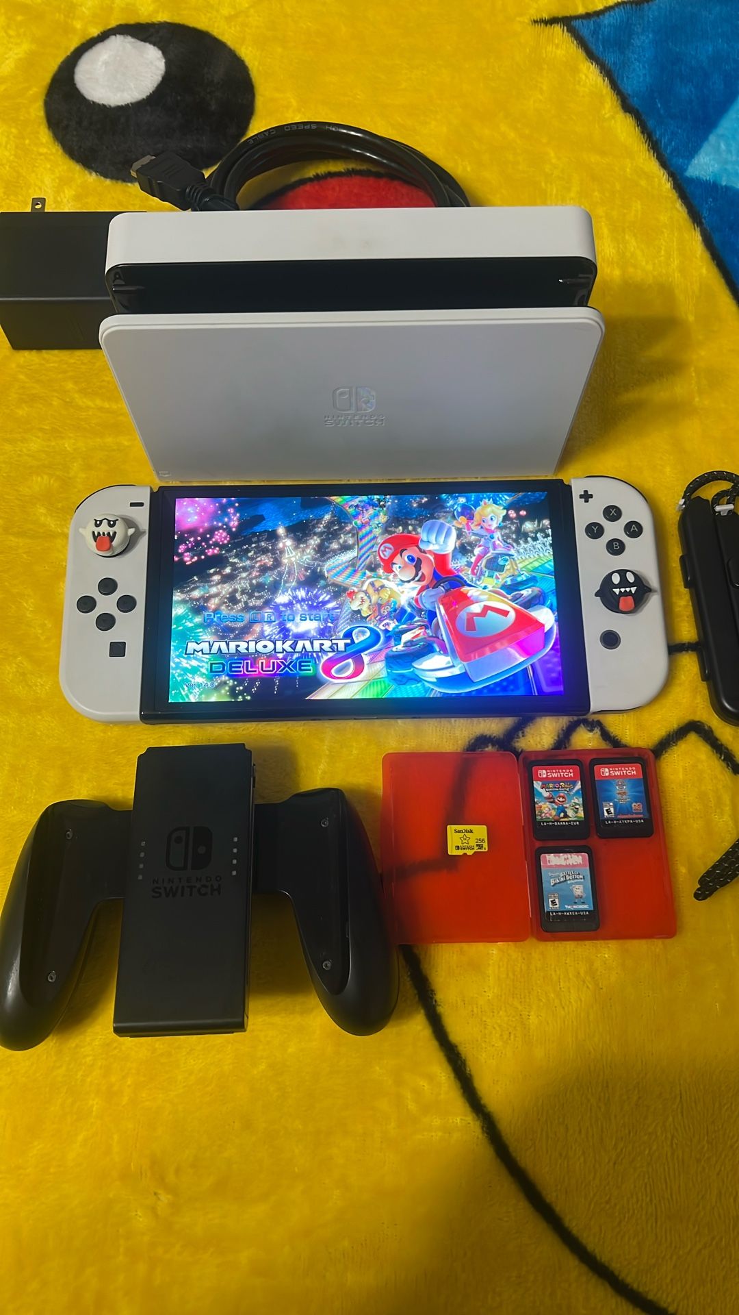 Nintendo Switch Oled. Perfect Condition Like New. 4 Games And Complete With Accessories. TV Dock. Mario Kart 8 Deluxe Included