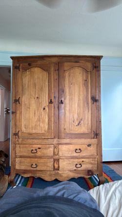 Armoire/Furniture