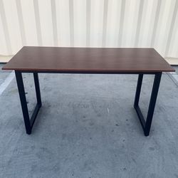 New In Box 55x24x30 Inch Tall Office Computer Desk Brown Laminate Top With Black Steel Legs Furniture 