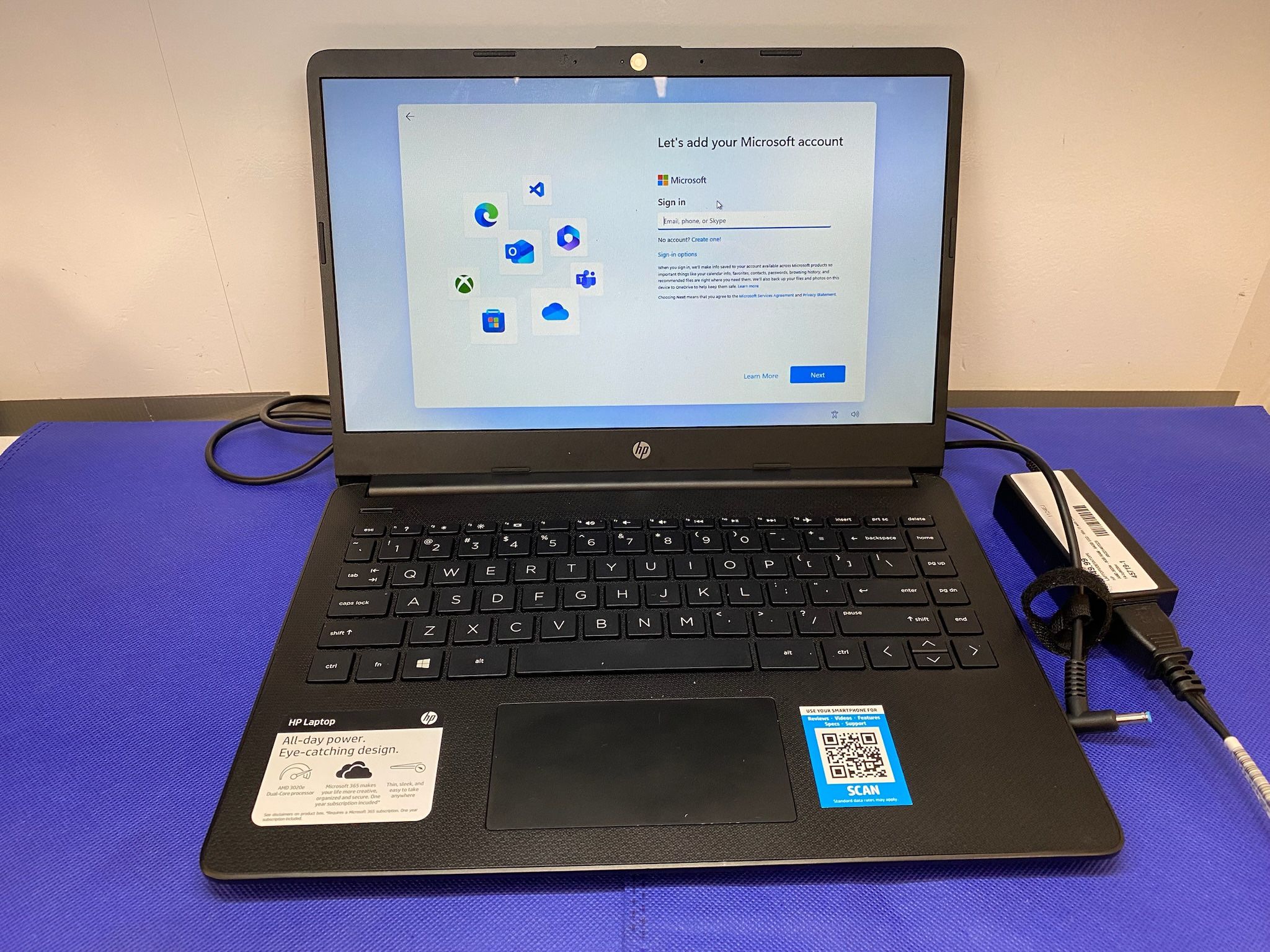LAPTOP HP 14-fq0020nr AMD 3020e 8GB RAM 64GB SSD Win 11