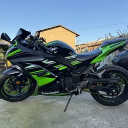 2016 Kawasaki Ninja 300 ABS