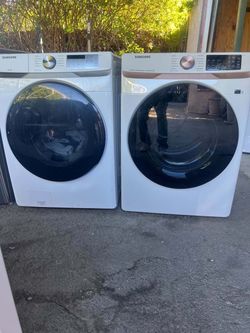 Samsung washer and gas dryer / stackable / free deliver