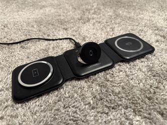 $10 - FOLDABLE WIRELESS CHARGING STATION FOR 3 DEVICES (UCOMX 3-IN-1)