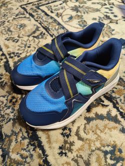 Kids Sneakers with Velcro Strap