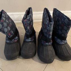 Free!! Snow Boots For Girls Size 2 And 3