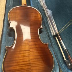 4/4 Flamed Back Violin with New Bow, Digital Tuner, Shoulder Rest, Extra Strings $180 Firm
