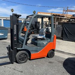 Toyota Forklift 4000 Lbs 2 Stage 