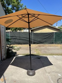 7.5ft Patio Umbrella & Stand