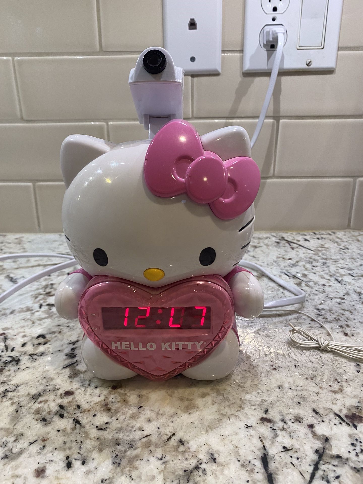 Vintage Hello Kitty digital radio alarm clock