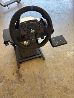 Logitech G923 Racing Wheels and Pedals for X Box Series X
