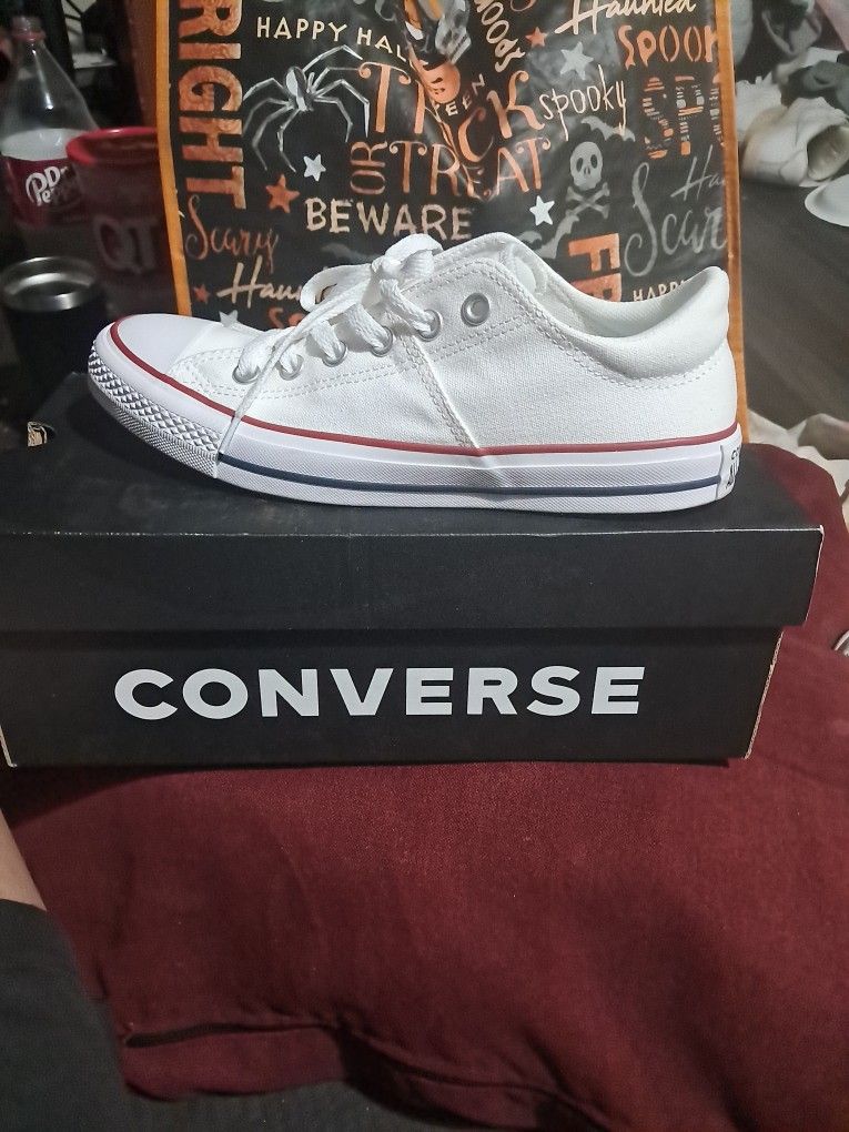 LOW CUT CONVERSE SHOES  WOMAN 