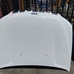 2020-2021-2022 Jeep Cherokee hood