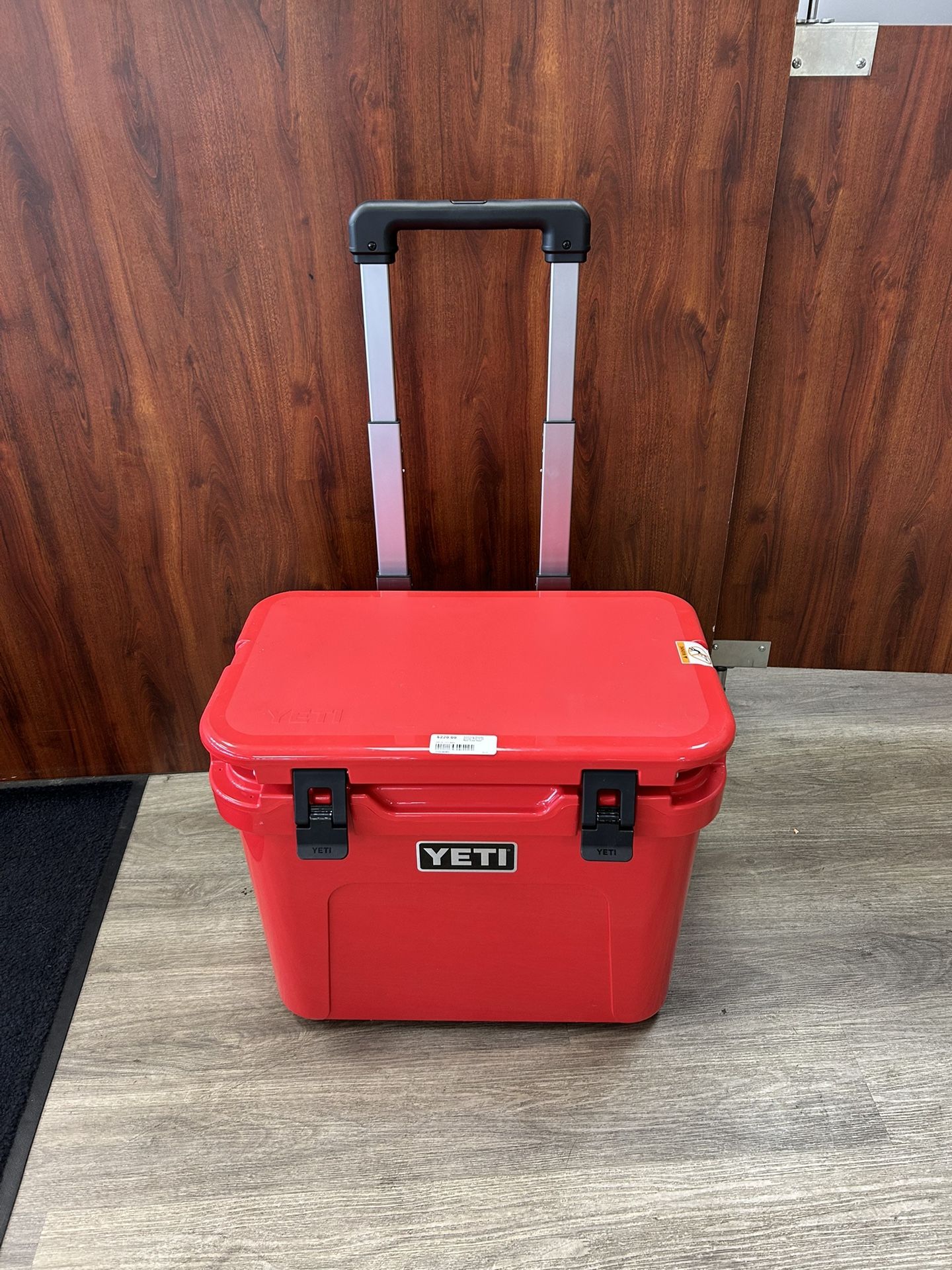 Yeti Roadie Wheeled Cooler 32 Quart