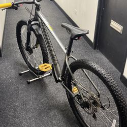 Specialized Pitch Mountain Bicycle 2019 Medium 