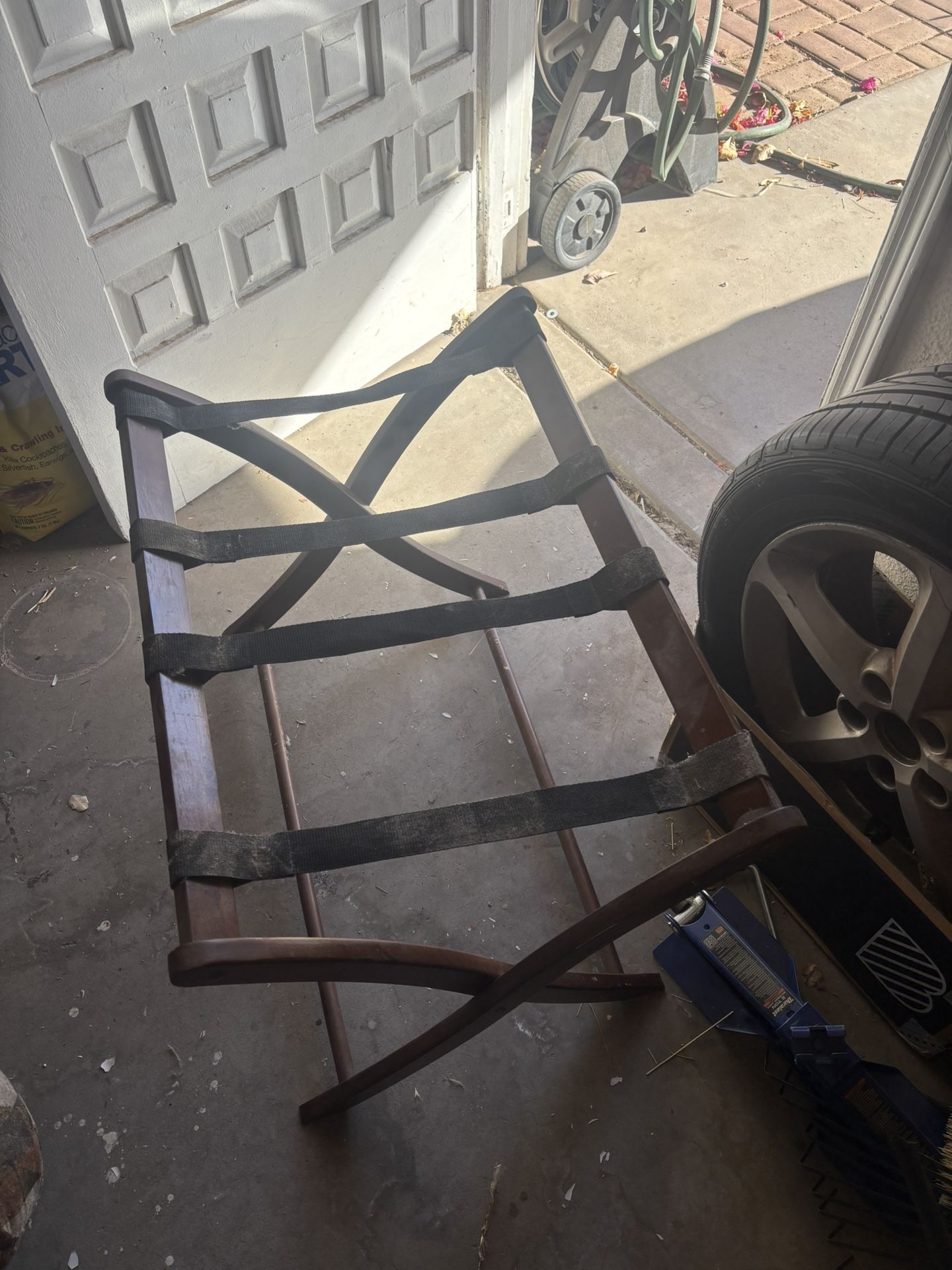 Foldable Wood Suitcase Stand