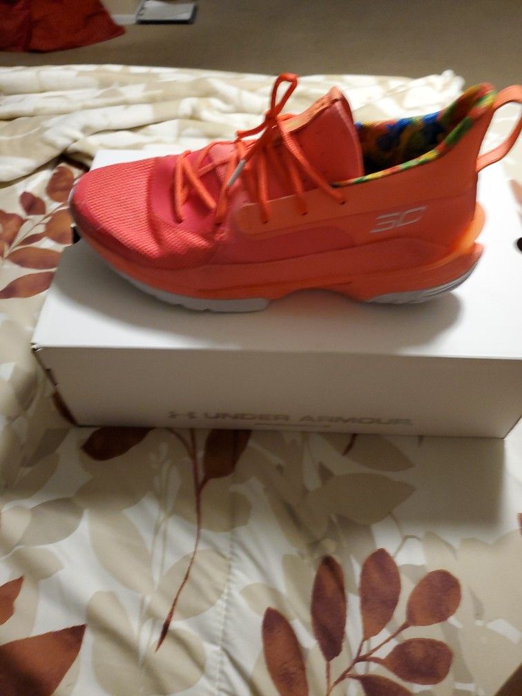 UA STEPH CURRY 7 Sour Patch Peach