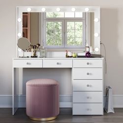 New Glass Top Make Up Vanity