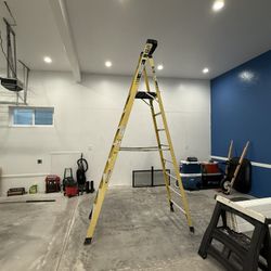 Werner 9 Foot Podium Ladder