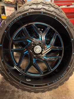 26 inch hard-core off-road wheels with 35 inch mud tires