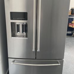 Refrigerator 