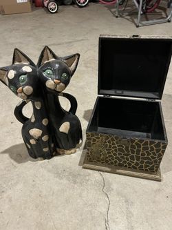 Wooden Cat And Box