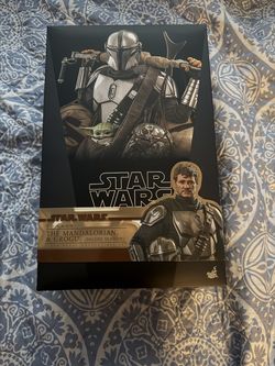 Mandalorian and grogu deluxe hot toy
