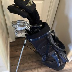 Matching Complete Set of Golden Bear Men’s Golf Clubs with Bag