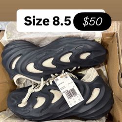 Adidas Foam Size 8.5 New 