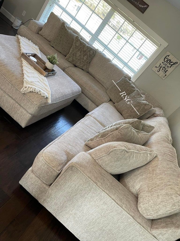 L Shaped Modular Oversize Rawcliffe Lavernett Sectional Couch Set 🌟Extra Discount Code RSG 
🔥🔥 Mention OfferUp for this Special Price!!