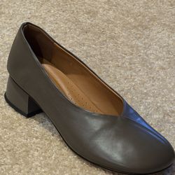 797 RUNNING Taupe Grey Square Toe Block Heel Pumps (Size 240 / US 7)