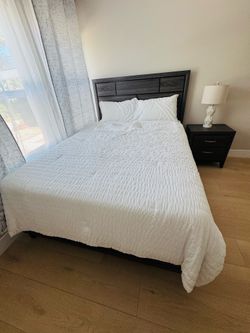Modern Queen Bedroom Set – Bed Frame, Headboard, Mattress & Nightstand – $350