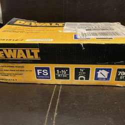 DEWALT 1-1/2 in. x 15-1/2-Gauge Glue Collated Flooring Staple (7,000 per Box)