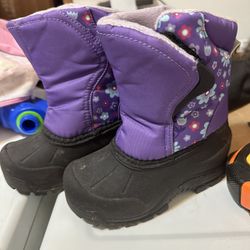 Girl’s Snow boots - Size 10