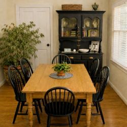 ETHAN ALLEN solid Wood Dining Table 6 chairs & Buffet w/Hutch