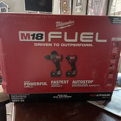 Milwaukee Fuel Drill Combo X2 High output 5.0 Battery’s 