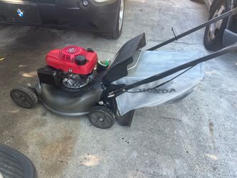 Honda lawn mower self propelled with speed control works perfect for your business