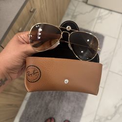 Brand New Ray-Ban Gold Frame Aviator Sunglasses