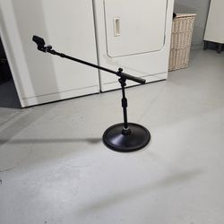 Short "Microphone Stand"