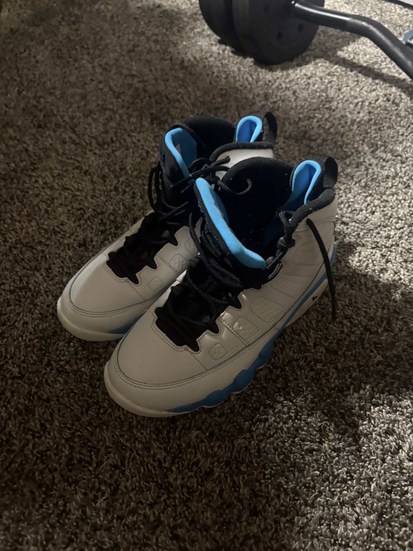 Air Jordan 9 Retro (GS) - size 7 