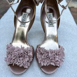 Badgley Mischka Size 6M mauve pink dusty rose satin peep toe ankle strap back bow high heels