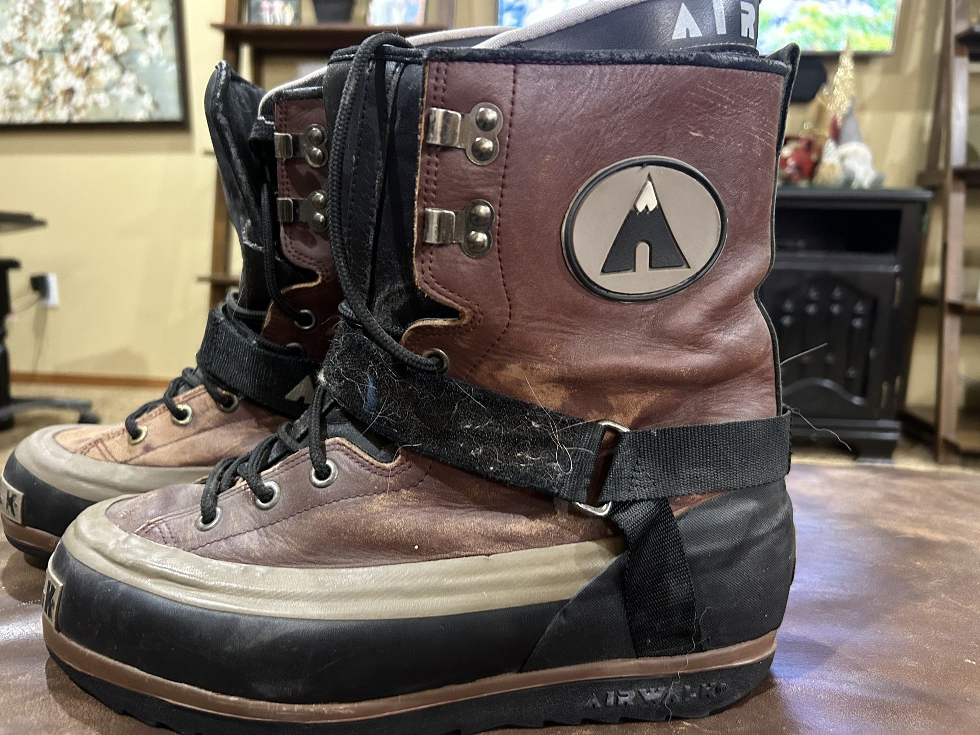 Vintage Leather Airwalk Free Ride Snowboard boots